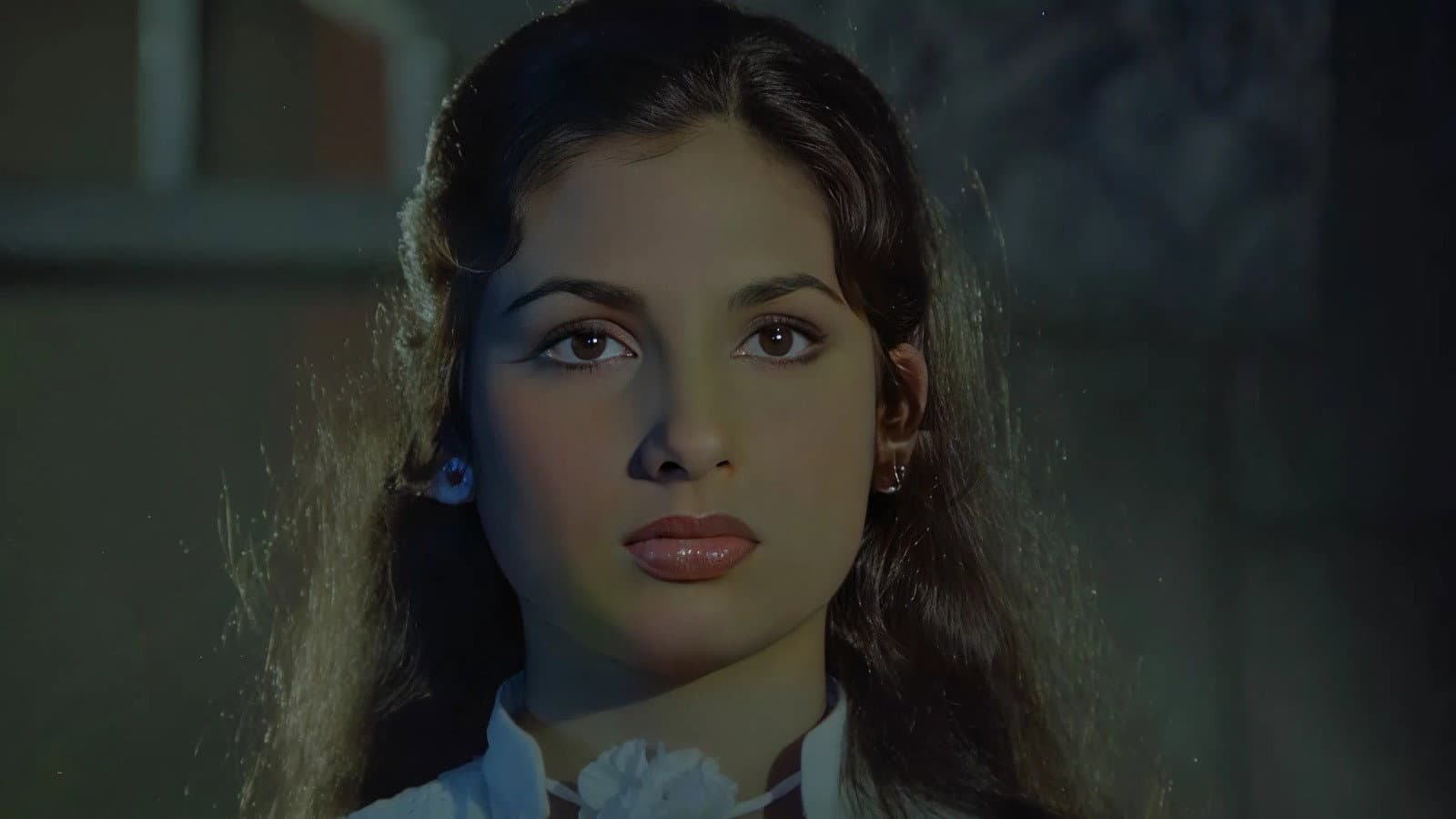 Phir Wahi Raat backdrop