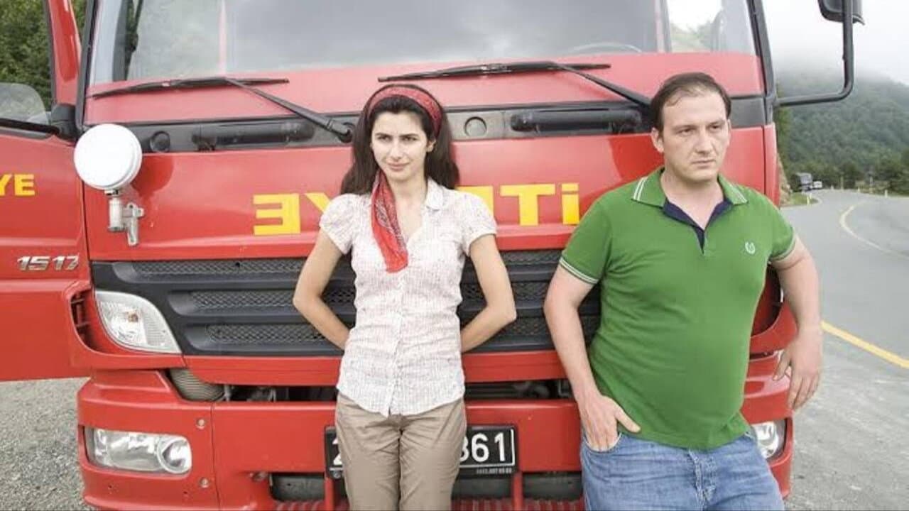 Yangın Var backdrop