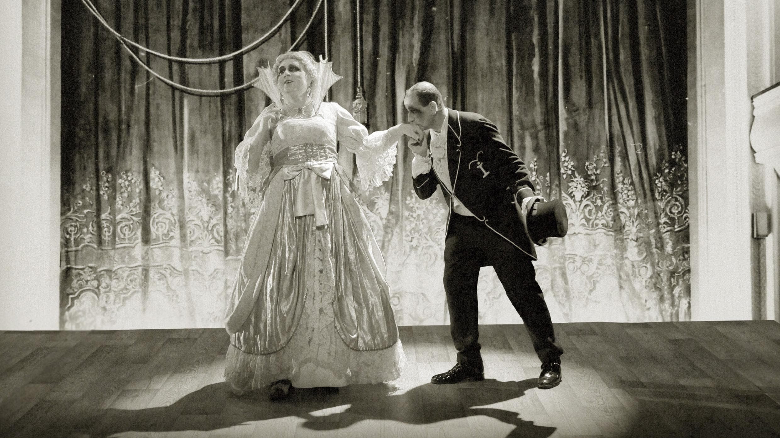 D'Belle Epoque backdrop