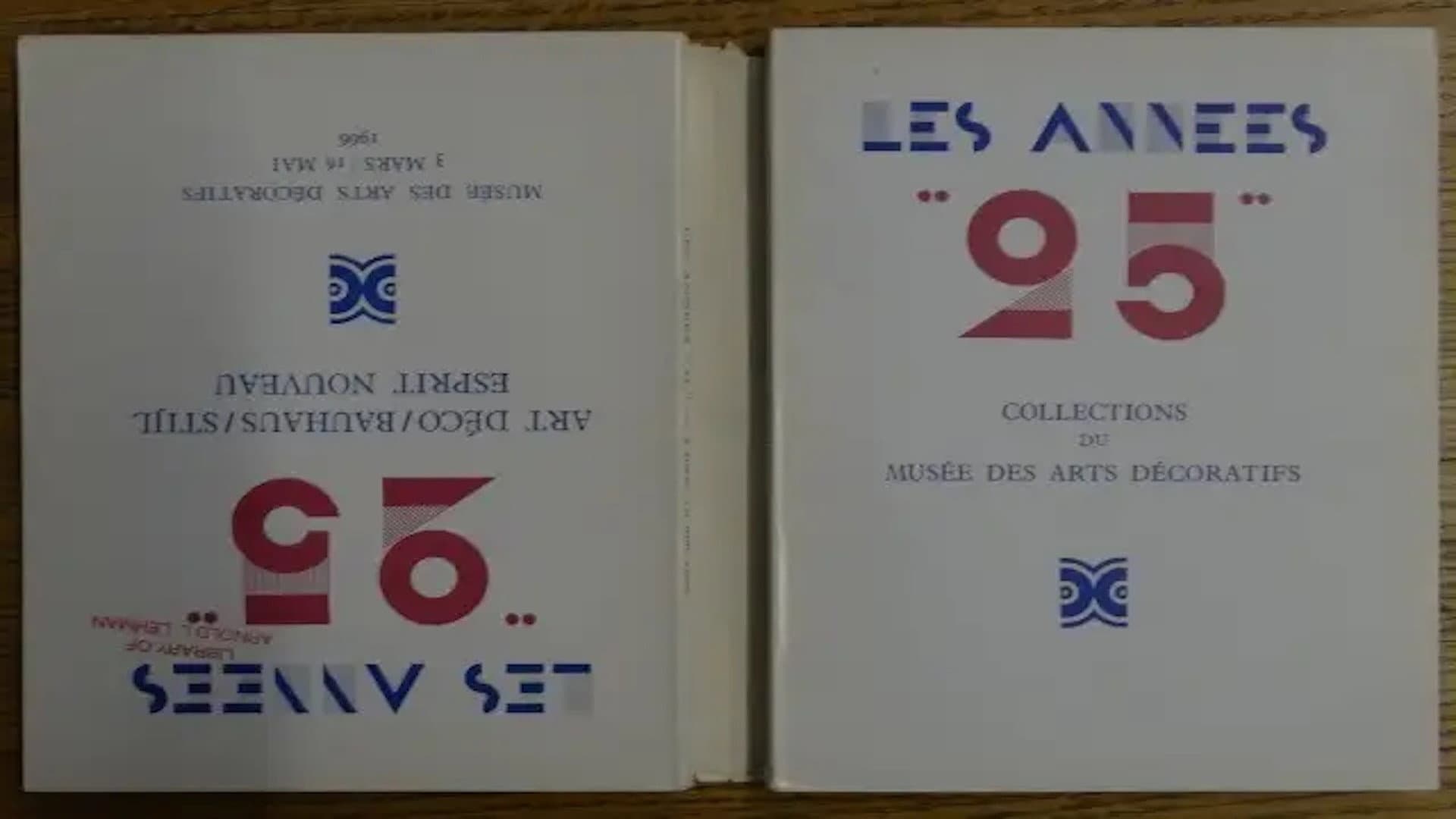 Les Années 25 backdrop