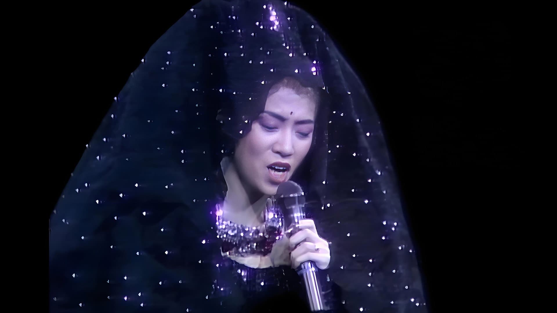 百變梅艷芳再展光華87‐88演唱會 backdrop