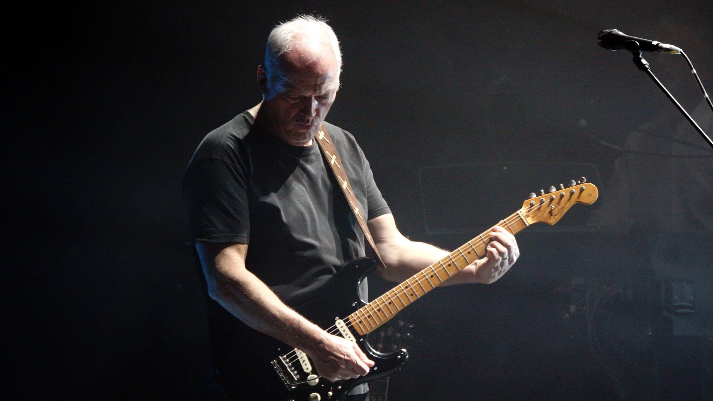 David Gilmour: Live In Gdańsk backdrop